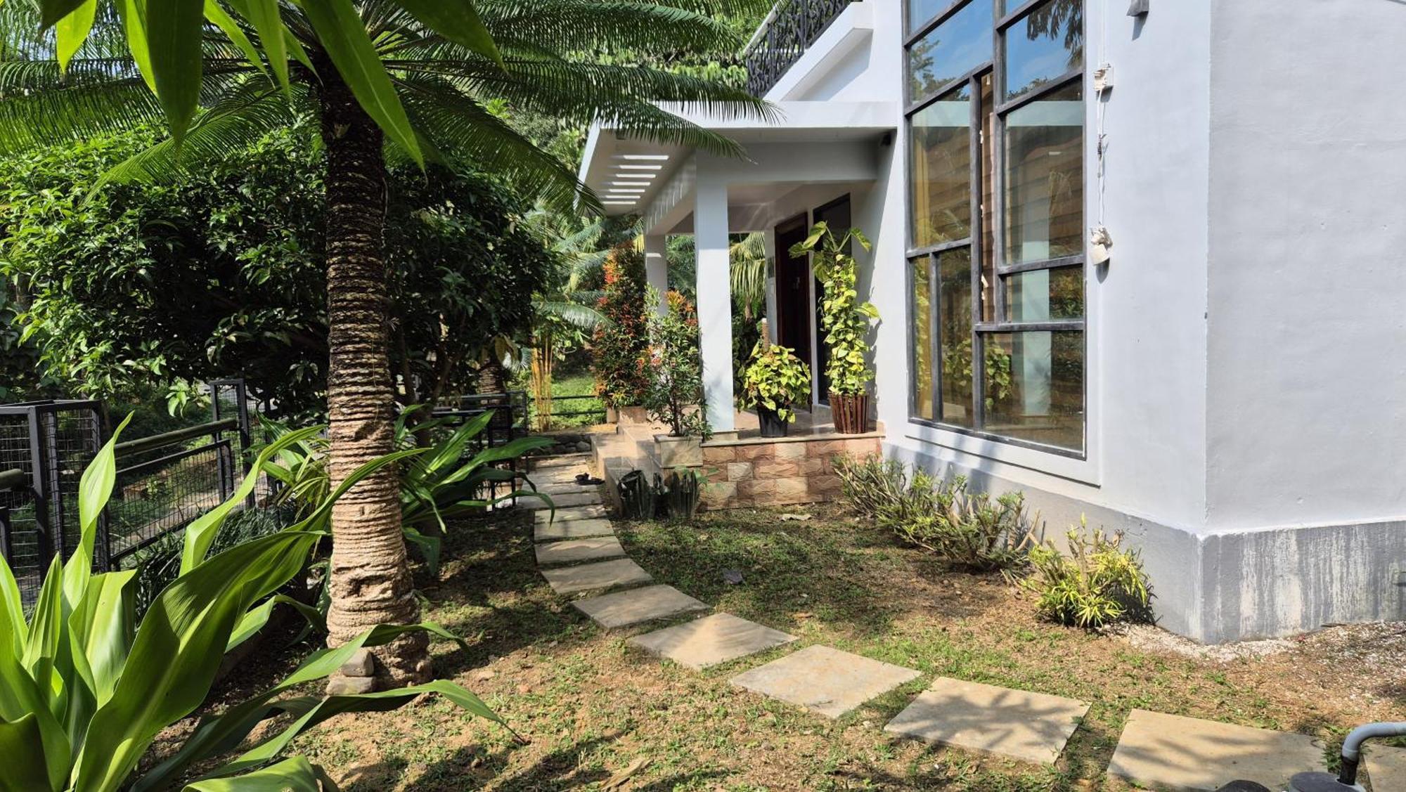 Orchid Villa Pinangode Exterior photo