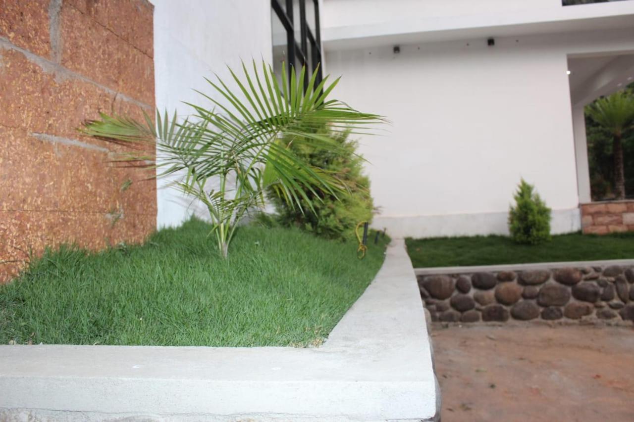 Orchid Villa Pinangode Exterior photo